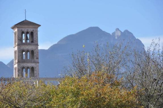 Torre de igreja em Monterrey, no norte do México
